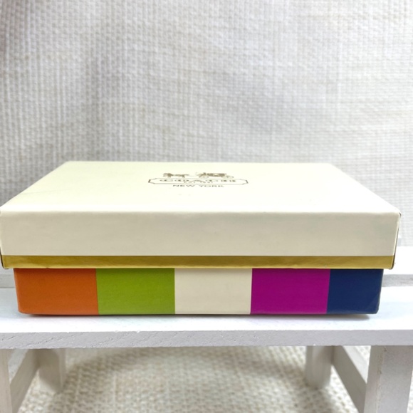 Coach Small Card Case in Metallic Gold Leather New In Box - Picture 11 of 15